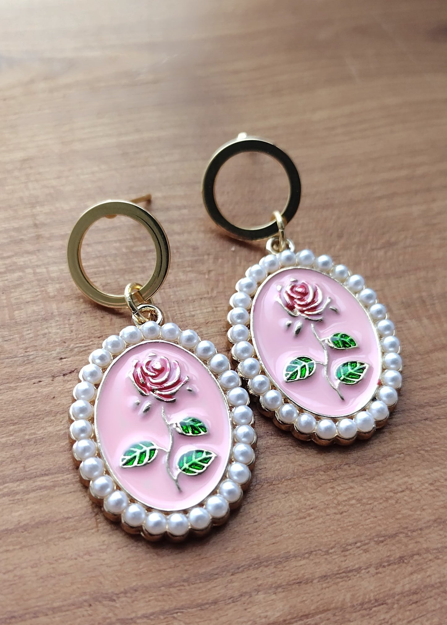 Rose drop studs